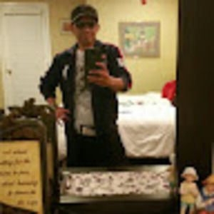 Meet your Posher, Dennis